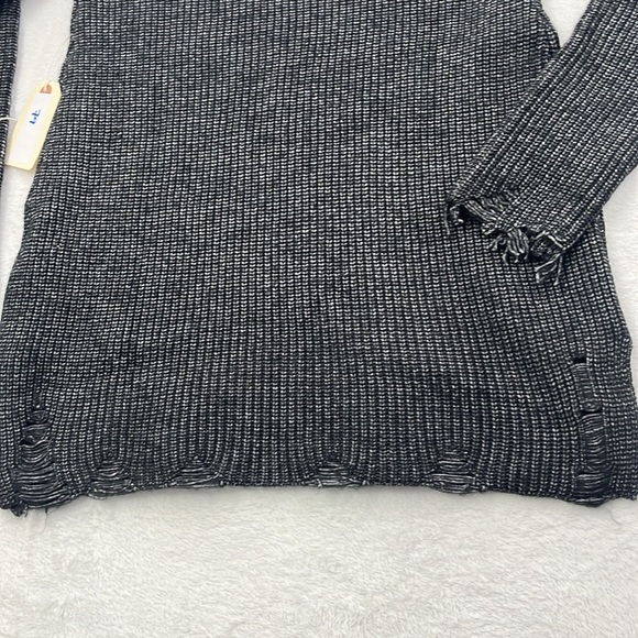 NWOT Stitches & Stripes XS Distressed Charcoal Black‎ V Neck Sweater - Picture 10 of 13
